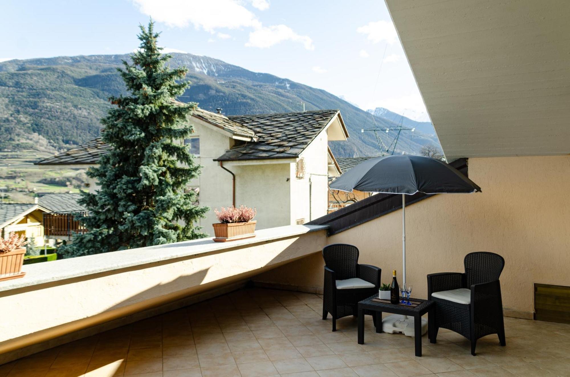 Sarre Skyline Apartment - Relax In Valle D'Аоста Екстер'єр фото